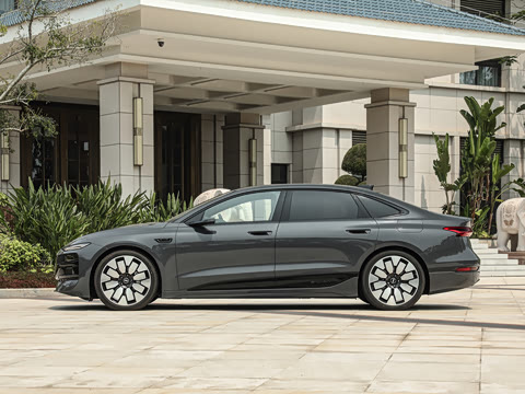 2026�� quattro Ǭ���Ǽݰ�