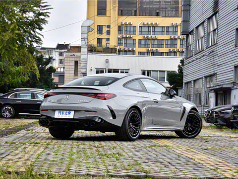 2025 Ŀ AMG CLE 53 4MATIC+ ܳ
