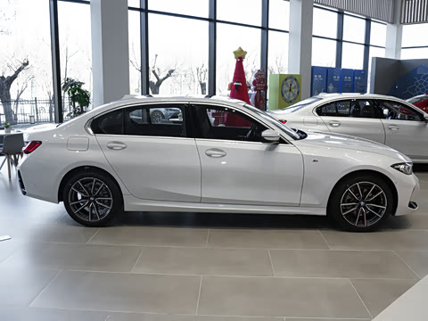 2026�� 325Li M�˶���װ