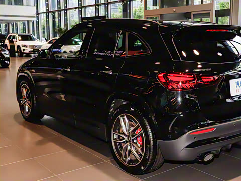 2025�� AMG GLA 35 4MATIC