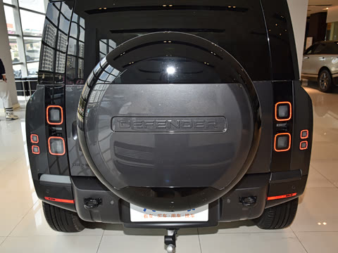 2026�� 110 3.0T P400 X-Dynamic HSE