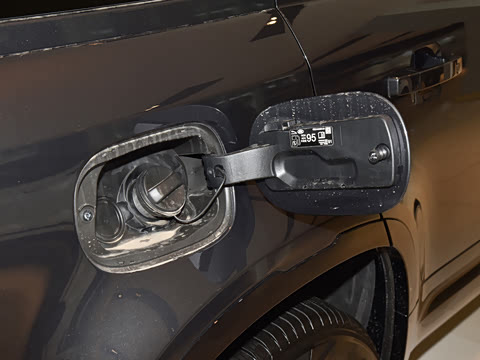 2026�� 110 3.0T P400 X-Dynamic HSE