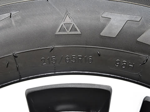 2025�� 2.0L CNG��Ӣ�� 9��