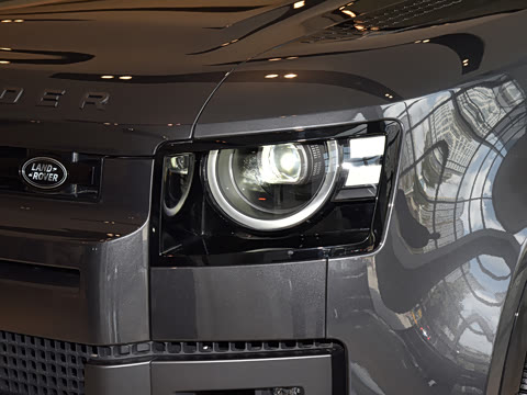 2026�� 110 3.0T P400 X-Dynamic HSE