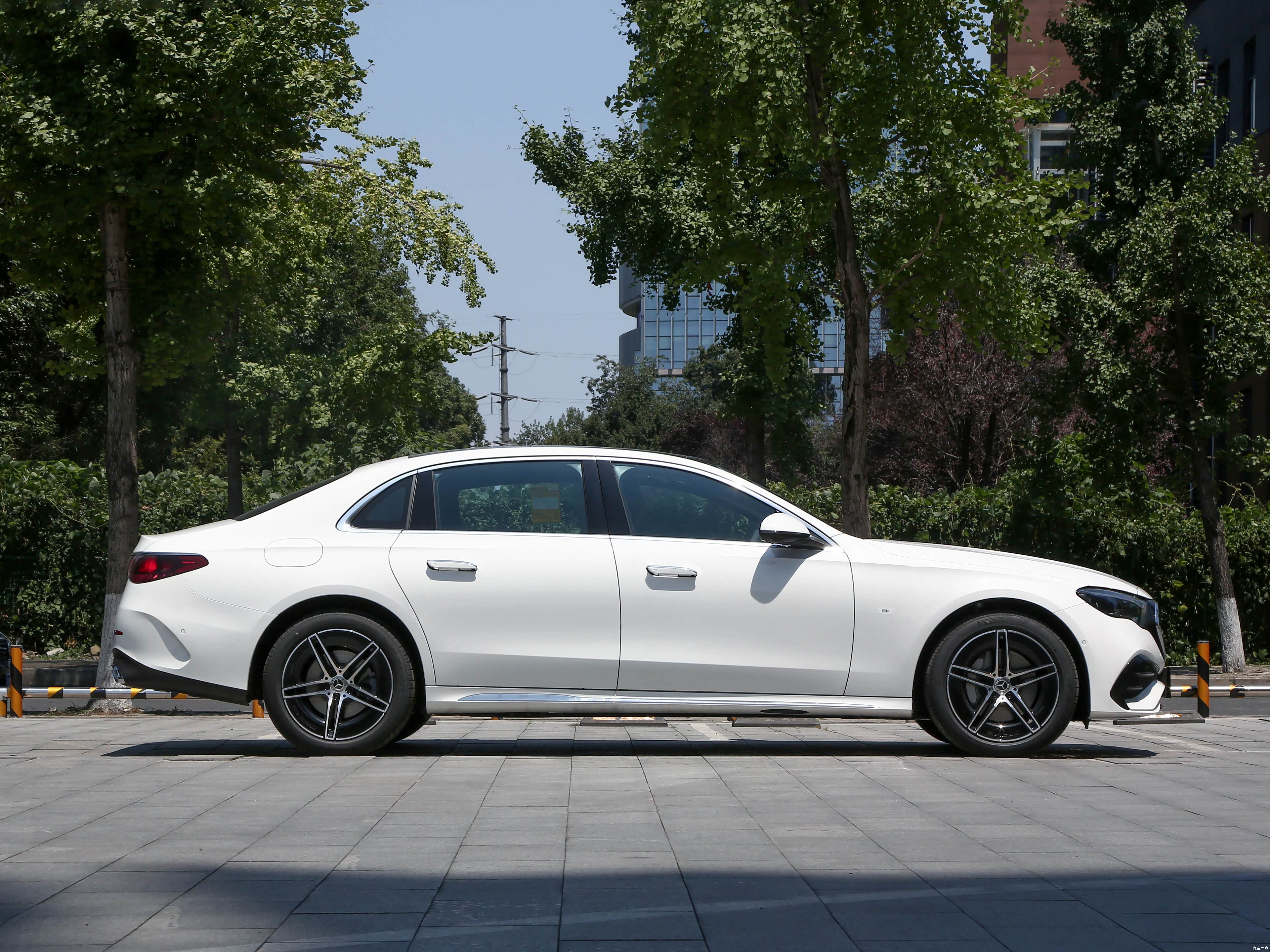 Mercedes-Benz E, миниатюра 8