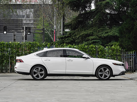 2025�� 2.0L e:PHEV ����