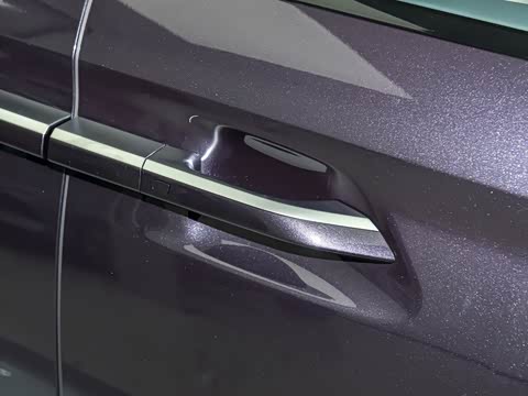 2026 DM-i 1.5T 218KM Խ