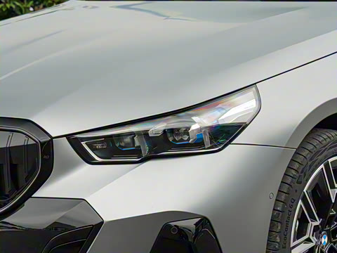 2026�� 530Li ������ M�˶���װ