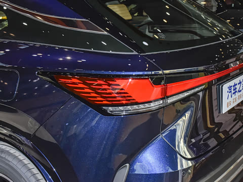 2026�� 300 ����������