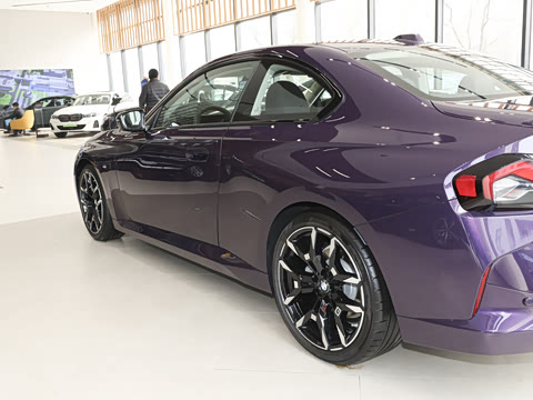 2026�� 225i M�˶���ҹ��װ