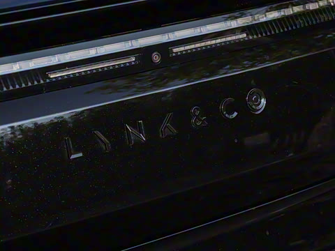 2025�� 240����Ultra