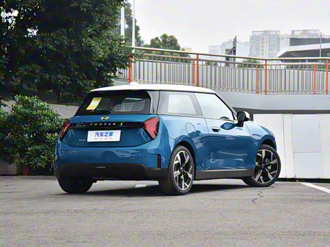 2025�� 463km COOPER SE ������