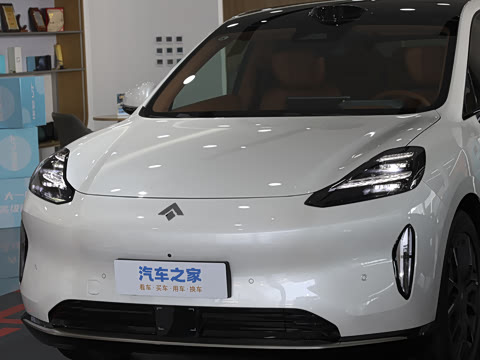 2025�� 825 Max��