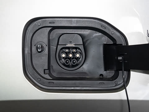 2025�� Plus 430 ������