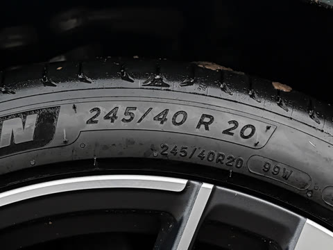 2026�� ��Ȼ�澳�� 100kWh Touring