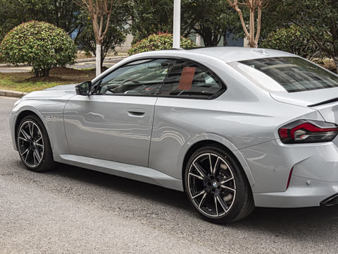 2026�� M240i xDrive