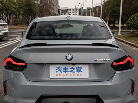 2026�� M240i xDrive