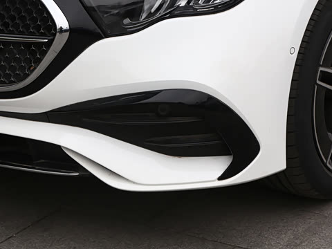 2026�� E 300 L �����˶���