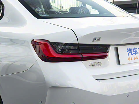 2026�� eDrive 40 L ��ҹ�˶���װ