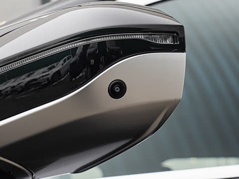 2026�� �Ŀ� 530Li ������ M�˶���װ