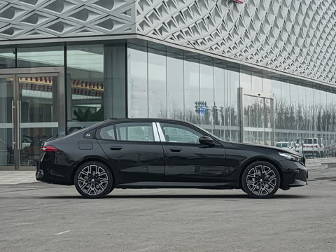 2026�� �Ŀ� 530Li ������ M�˶���װ