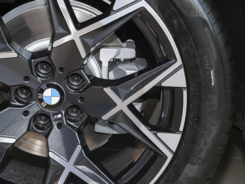 2027�� xDrive25L M�˶���ҹ��װ