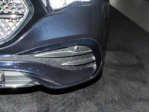 2024�� E 350 e L ���ʽ��϶����˶��γ�