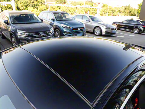 2025 Ŀ AMG CLE 53 4MATIC+ ܳ