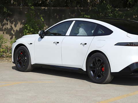 2026 007+  565 Ultra+״