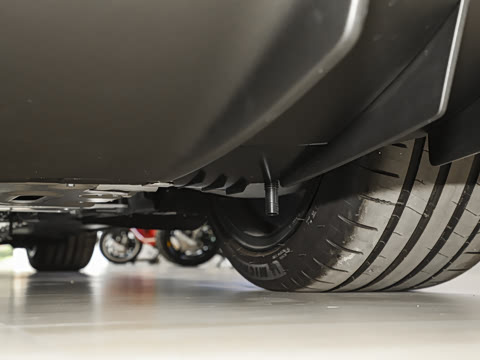 2024�� 4.0T V8 Coupe