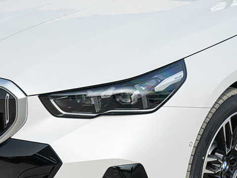 2026�� �Ŀ� 525Li M�˶���װ