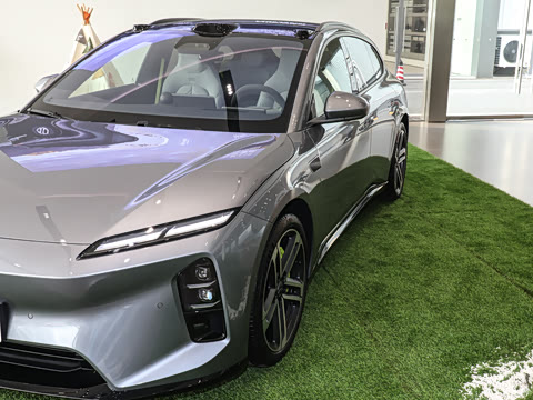 2025�� �ھ������ 100kWh Touring