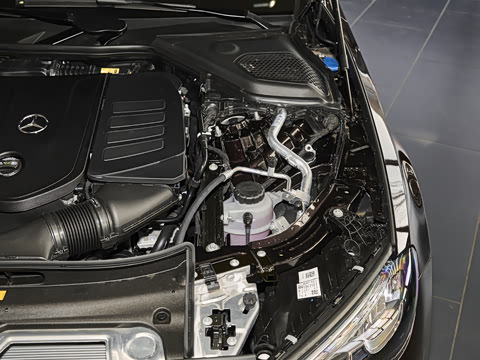 2026�� E 300 L ������