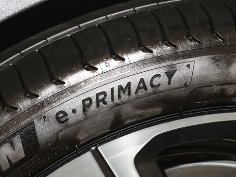 2025�� �ھ������ 100kWh Touring