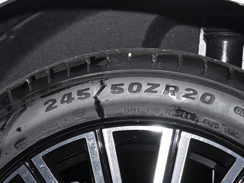 2027�� 2.0T ˫�������������