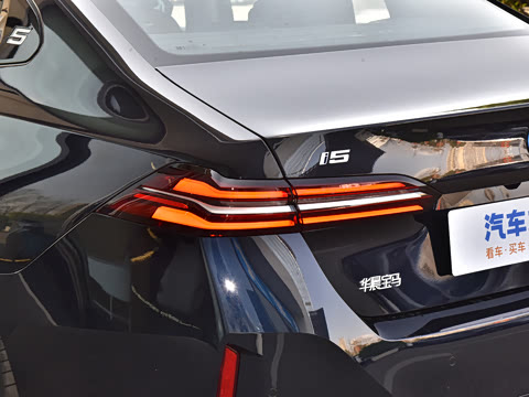 2026�� �Ŀ� eDrive 40L M�˶���װ