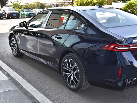 2026�� �Ŀ� eDrive 40L M�˶���װ