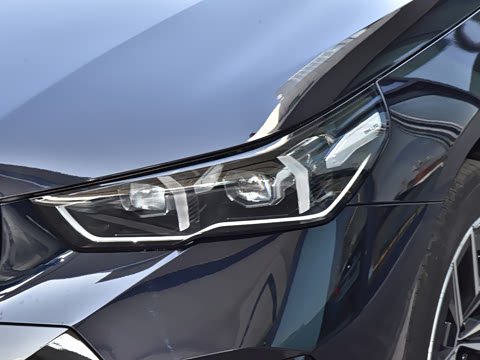 2026�� �Ŀ� eDrive 40L M�˶���װ