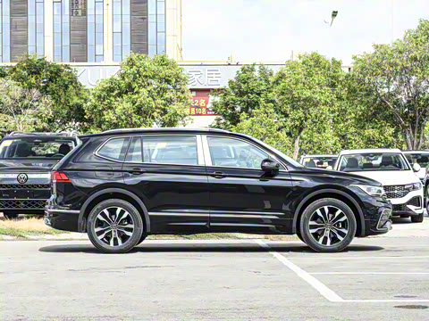 2025�� ���ڿ� 330TSI �Զ�����R-Line��ҫ��