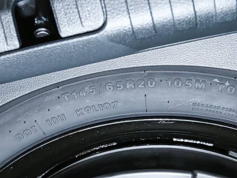 2025�� 45 TFSI quattro ������