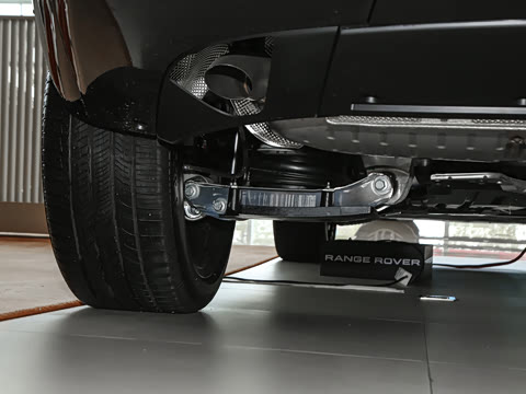 2025�� 3.0 L6 400PS SV���ٴ����ӳ��� 4��