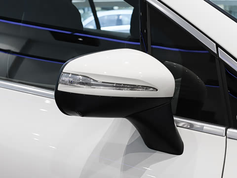 2026�� 500 4MATIC ������