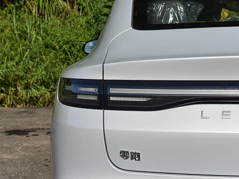 2027�� 590������