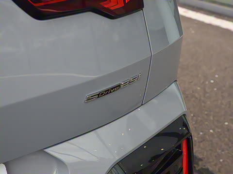 2025�� sDrive25i M�˶���װ