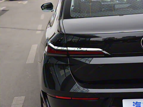 2026�� 735Li ������װ