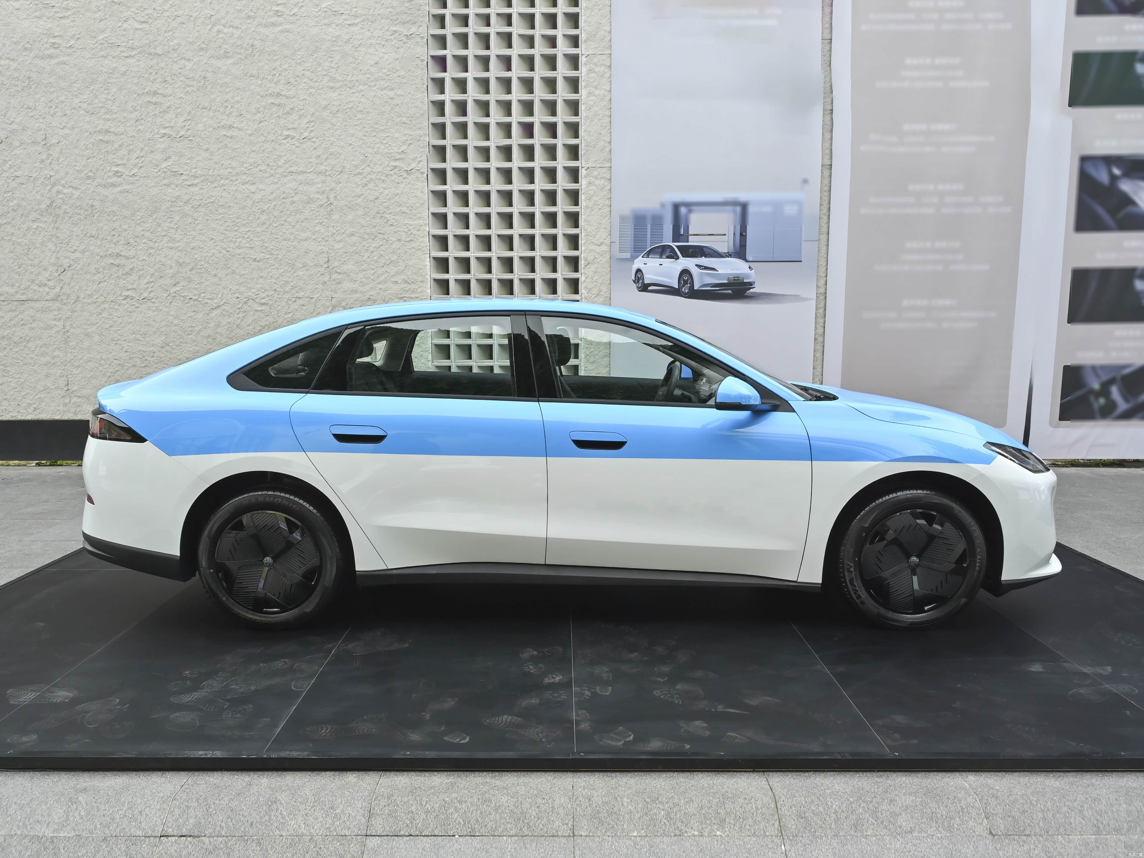 BAIC EU8, миниатюра 8