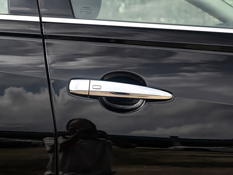 2025�� 2.0L SV �ڽ��