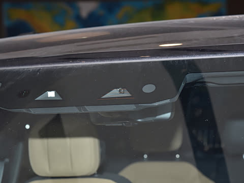 2026�� 110 3.0T P400 X-Dynamic HSE