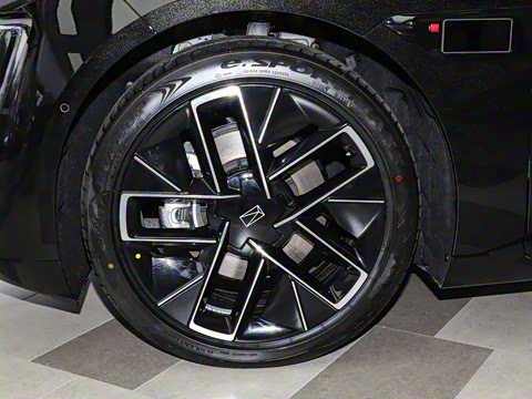 2025�� �Ŀ� Max���̰�