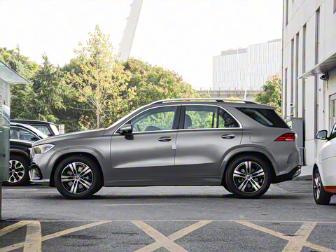 2025�� GLE 400 e 4MATIC